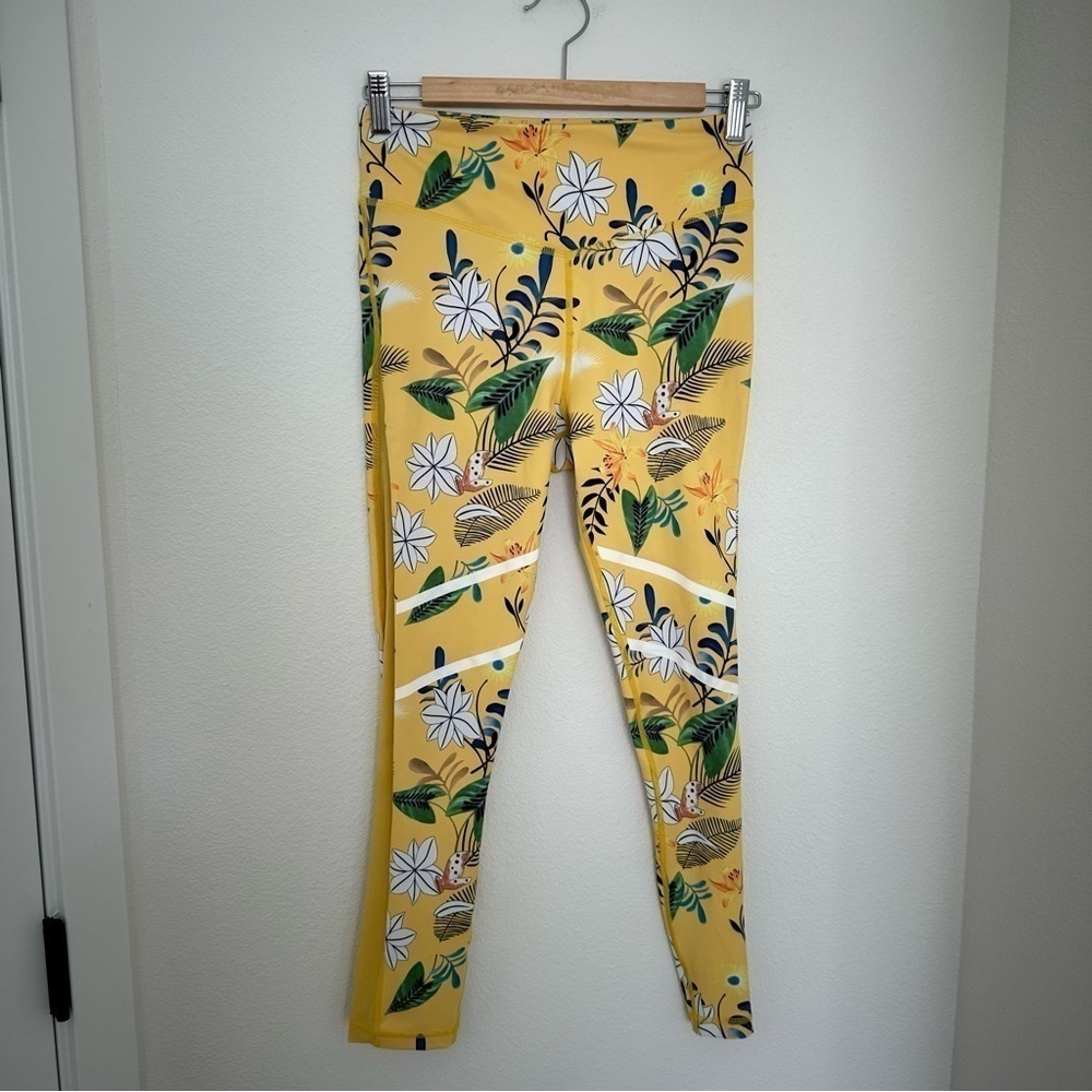 ZYIA Reflective Light N Tight Leggings High Rise Yellow Floral Size 8-6 Women’s - Picture 5 of 8